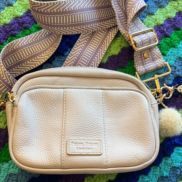 Pom Pom Original Bag and Charm Keychain with Gold Leaf Accent - Pom puff - Picture 12 of 12